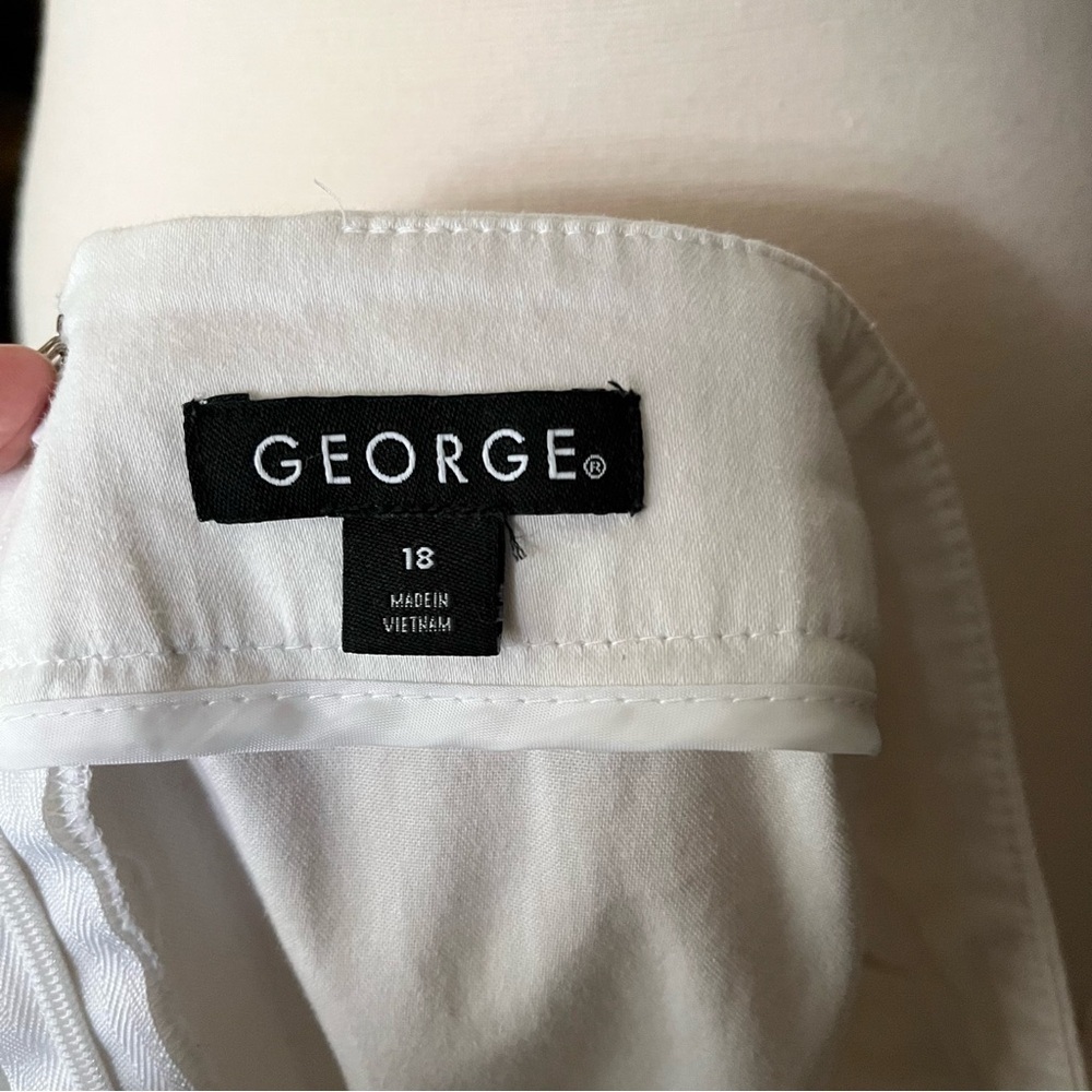 George Skirt Women's Size 18 White Pencil Straight Stretch Zip Minimalist Casual - Picture 6 of 6